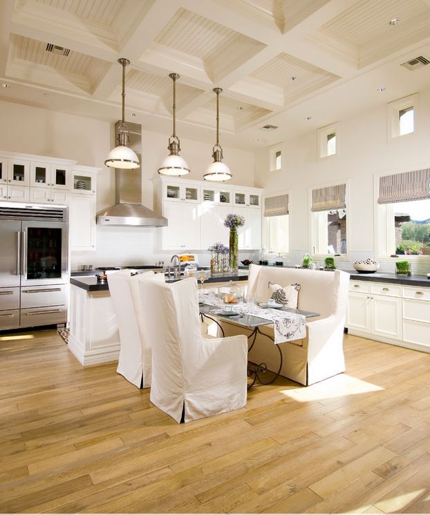 Modern kitchen in Scottsdale home